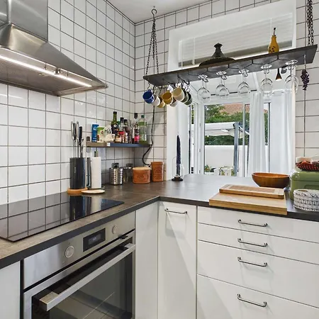 Apartment 3 Pieces Avec Terrasse, Clim Et Wifi, Proche Et Commerces - Fr-1-423-312 *