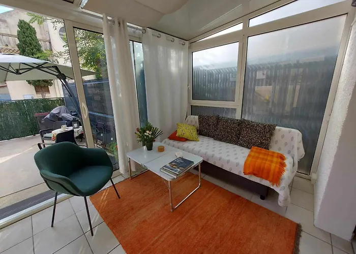 3 Pieces Avec Terrasse, Clim Et Wifi, Proche Et Commerces - Fr-1-423-312 아파트