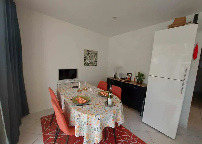 아파트 3 Pieces Avec Terrasse, Clim Et Wifi, Proche Et Commerces - Fr-1-423-312 *
