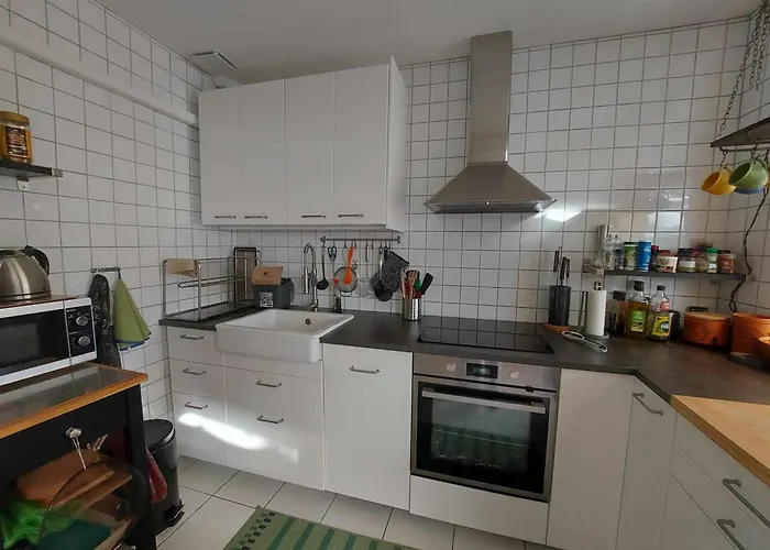 3 Pieces Avec Terrasse, Clim Et Wifi, Proche Et Commerces - Fr-1-423-312 *